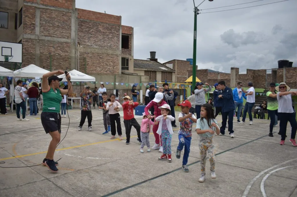 Niños y niñas fueron protagonistas en una nueva versión de Urbaser en tu barrio