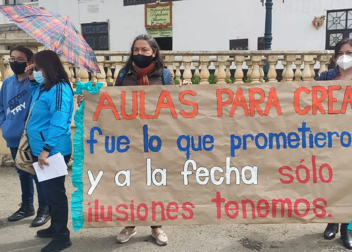 Padres y estudiantes de primaria de colegio de Santa Rosa de Viterbo anuncian protesta