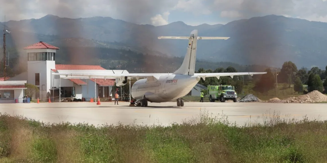 Aerocivil y Gobernación articulan esfuerzos para ampliar movilidad aérea en el aeropuerto de Paipa