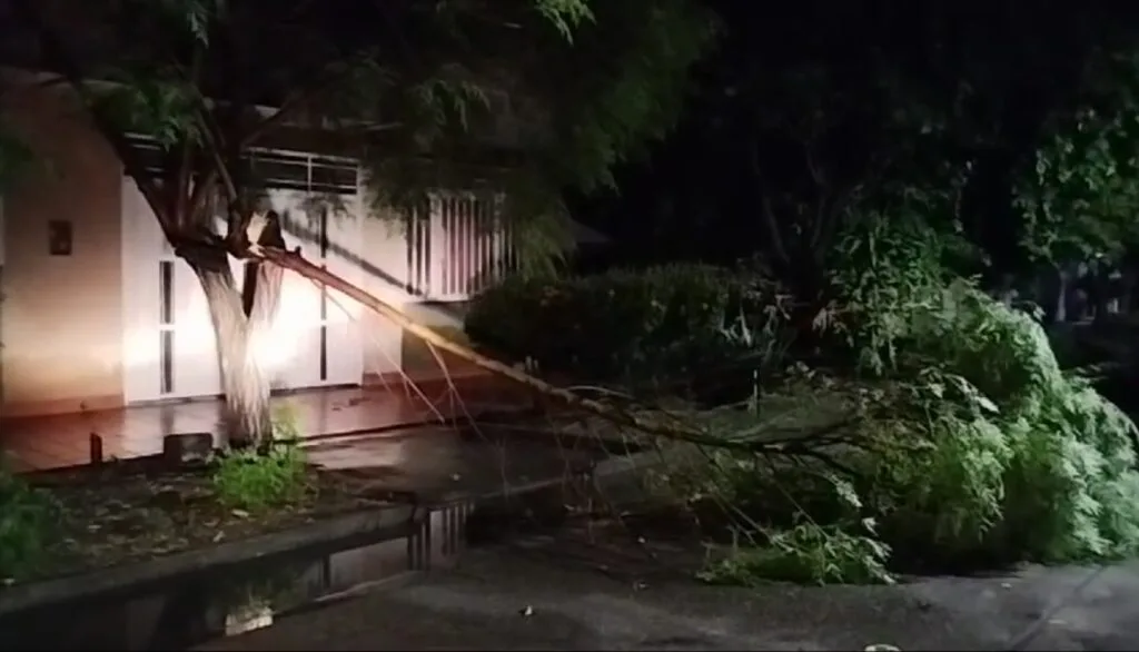 Emergencia por fuertes lluvias en Puerto Boyacá.