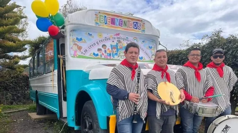 Antiguo automotor que guarda las sonrisas de los niños en Chiquinquirá fue convertido en Bus Lúdico-Pedagógico