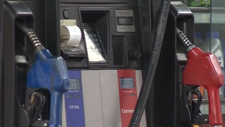 Precio de la gasolina sube $250 pesos para febrero. Esto es lo que costará en las principales ciudades