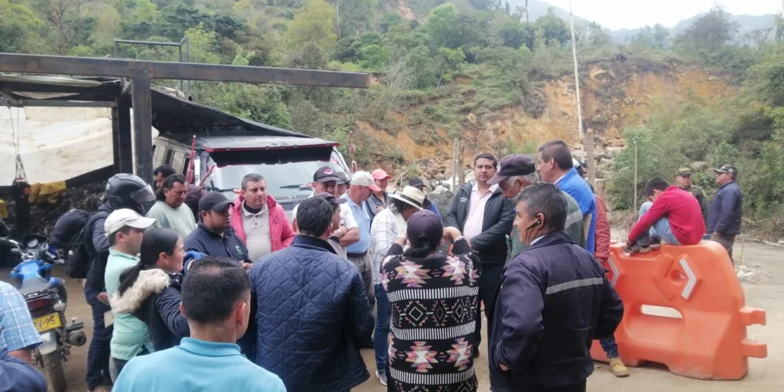 Polémica en el sector de Puente Sisa, paso construido por la comunidad podría ser deshabilitado
