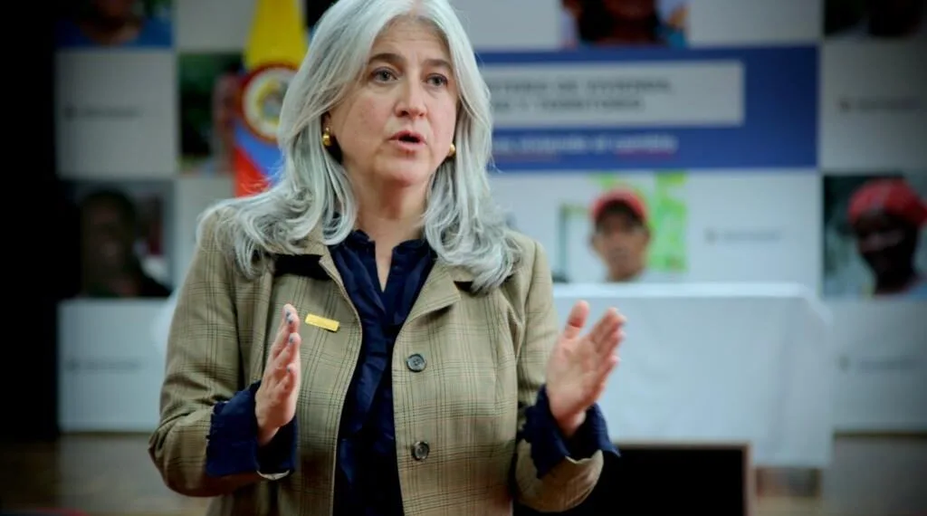 Atento a los avivatos en época electoral, Minvivienda alertó sobre estafas en programas sociales