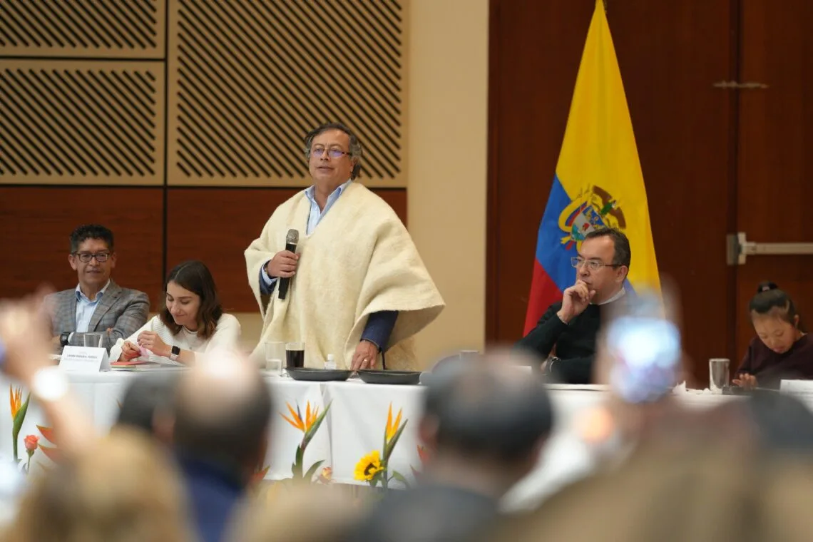 Cerca de $2 billones de pesos destinará el Gobierno para contratar con juntas de acción comunal